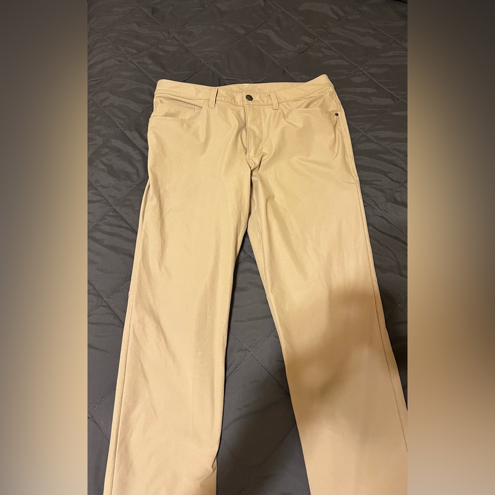 Lululemon ABC pants || Size: 31 || 32 inch inseam || Khaki || Great Condition
